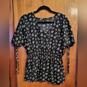 New Glory Black Ditsy Floral Top | Short Sleeve Blouse - Size Large